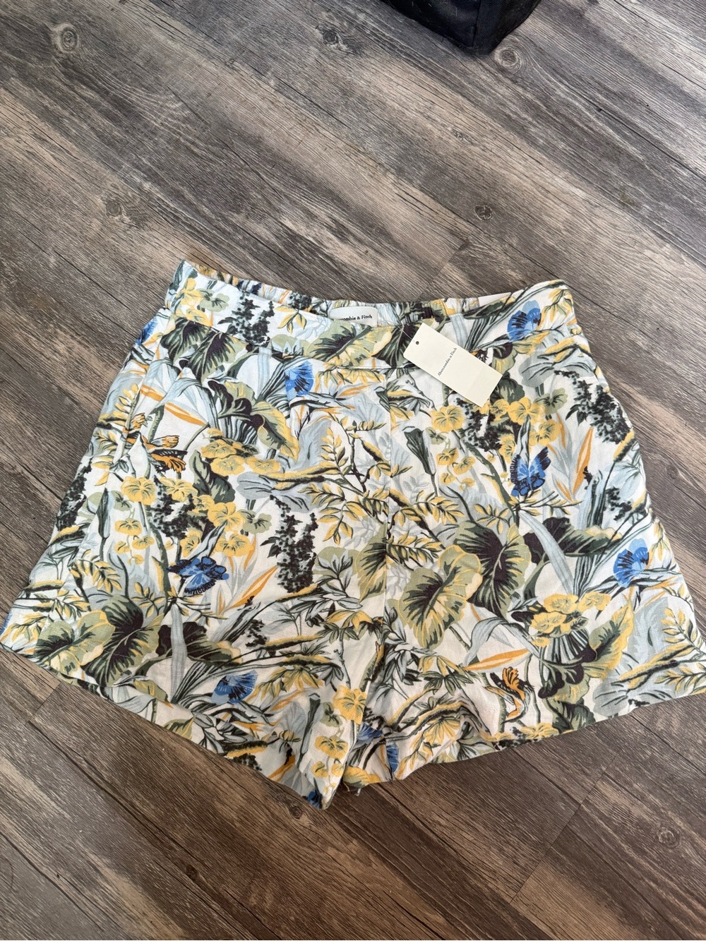 Abercrombie & Fitch Floral Print Women’s Shorts - Blue, Yellow, Green
